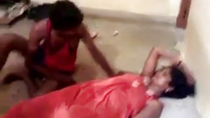 युवा एथलीट मूवी एचडी सेक्सी के साथ एक सुंदर शरीर