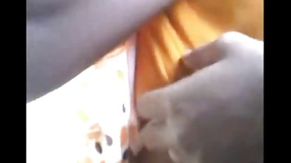 Busty युवा लड़की प्यार करता है करने के लिए प्रदर्शित नग्न हिंदी फिल्म पिक्चर सेक्सी में सार्वजनिक स्थानों