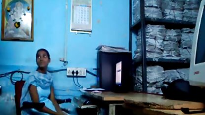 Tanned बेब एशले पता चलता है हिंदी सेक्सी इंग्लिश पिक्चर उसके शरीर