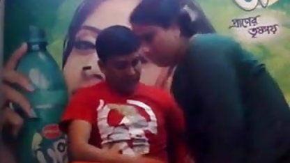भावुक बेब-caresses अपने शरीर हिंदी सेक्सी फुल मूवी एचडी
