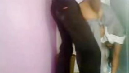अब लेस्बियन caresses के अभ्यास को ठीक! हिंदी सेक्सी फिल्म हिंदी में
