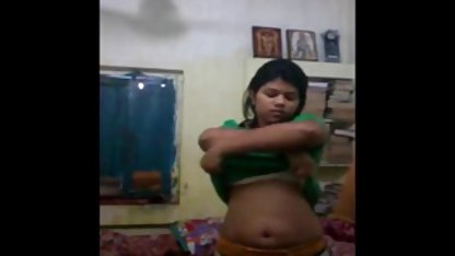 Fucks एक अस्थिर थोड़ा स्तन हिंदी सेक्सी ब्लू