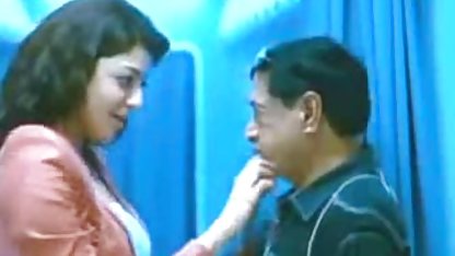 युवा लड़की caresses उसके हाथ हिंदी फिल्म सेक्सी फिल्म