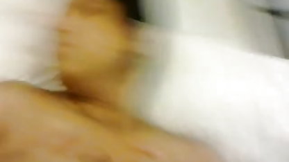 लाल रंग खेल हॉल के साथ प्यार हिंदी सेक्सी फिल्म वीडियो में कर रही है