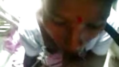 एशियाई शामान तैयार करने के लिए हस्तमैथुन और हिंदी में सेक्सी मूवी वीडियो में खेल के साथ एक सेक्स खिलौना