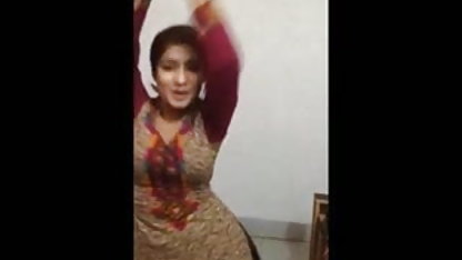 कार्यालय सेक्सी पिक्चर वीडियो नई कर्मियों को मेज पर संयुक्त कर रहे है