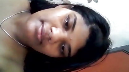 वह एक हाथ हिंदी मूवी सेक्सी वीडियो से onanist के साथ खुद को संतुष्ट!